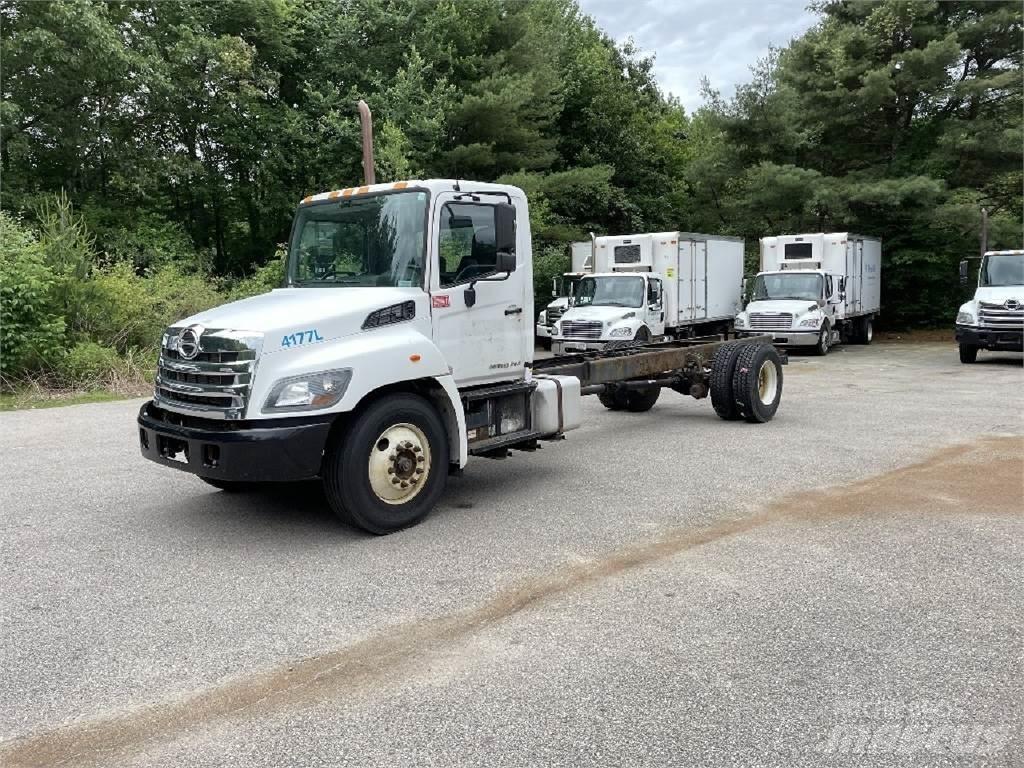 Hino 338 Šasija ar kabīni