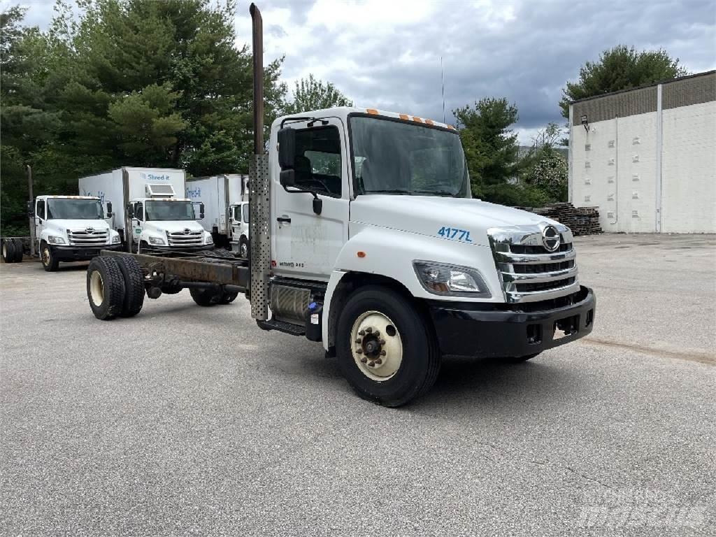 Hino 338 Šasija ar kabīni