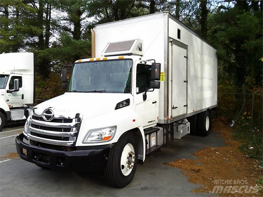 Hino 338 Furgons