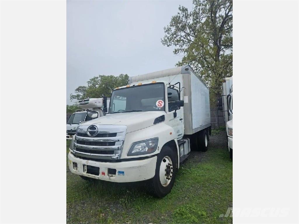 Hino 338 Furgons