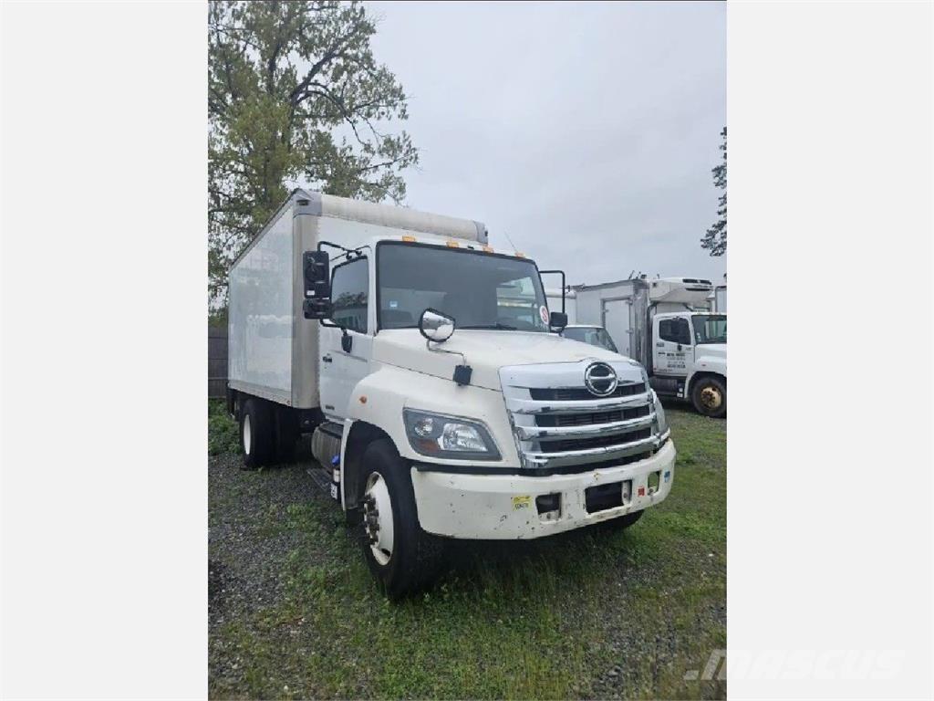 Hino 338 Furgons