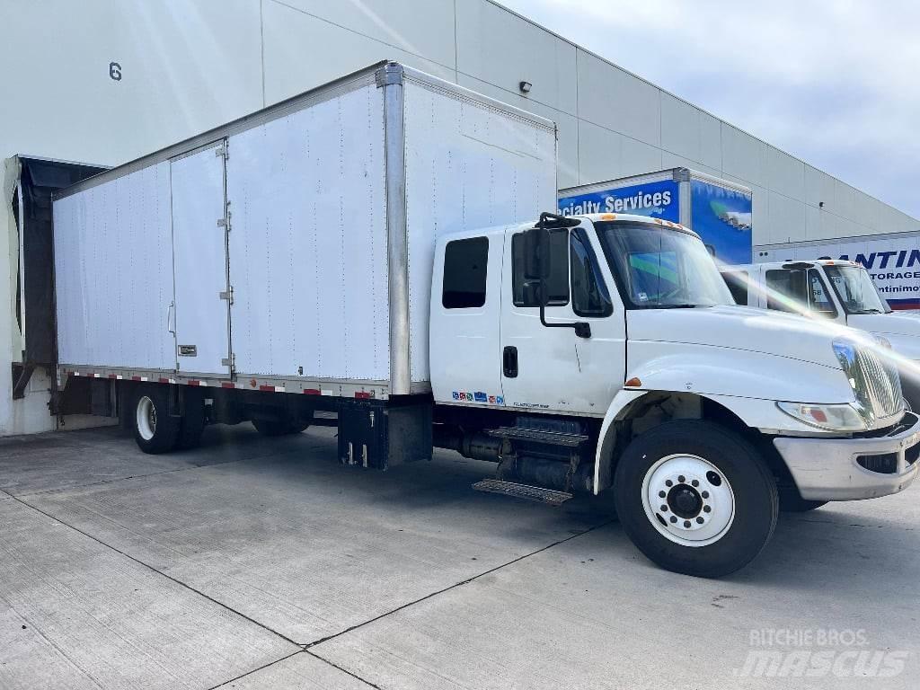 International 4300 Furgons