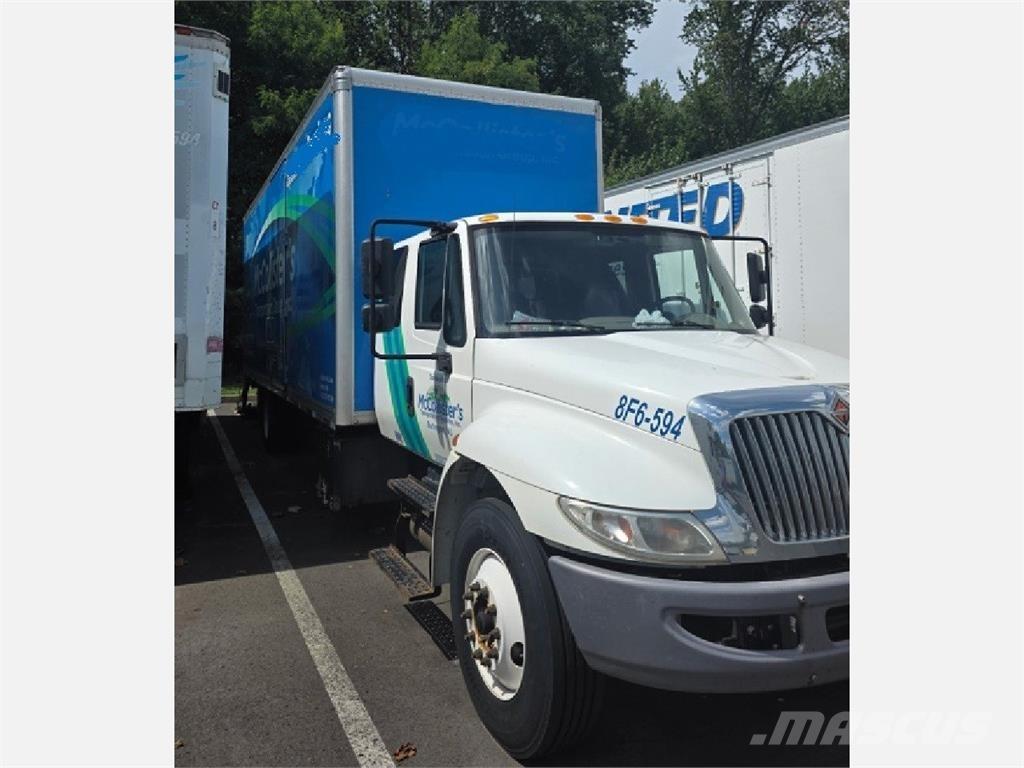 International 4300 Furgons