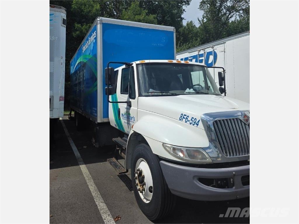 International 4300 Furgons