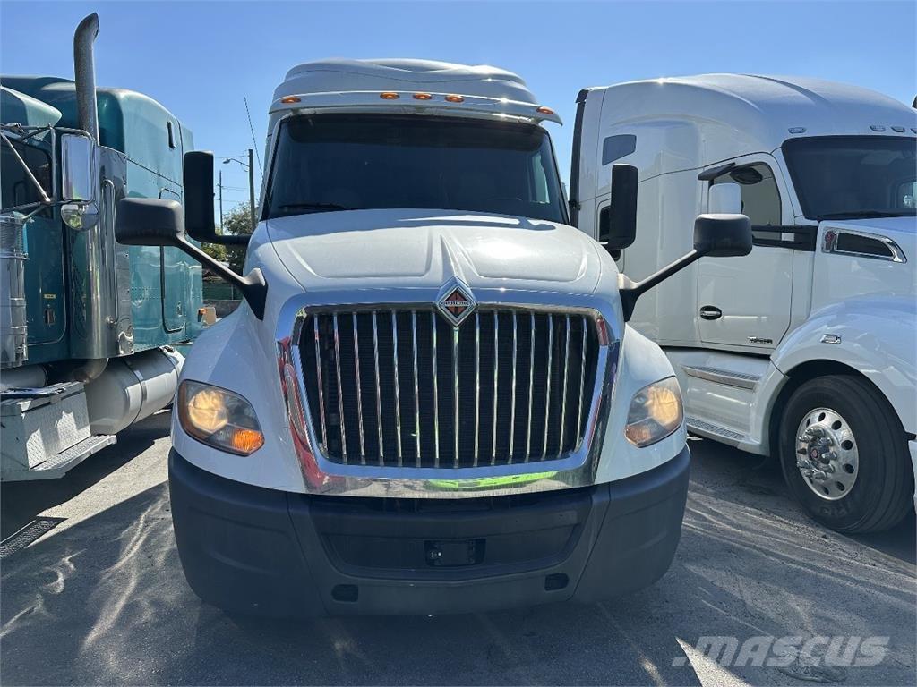 International LT625 Vilcēji