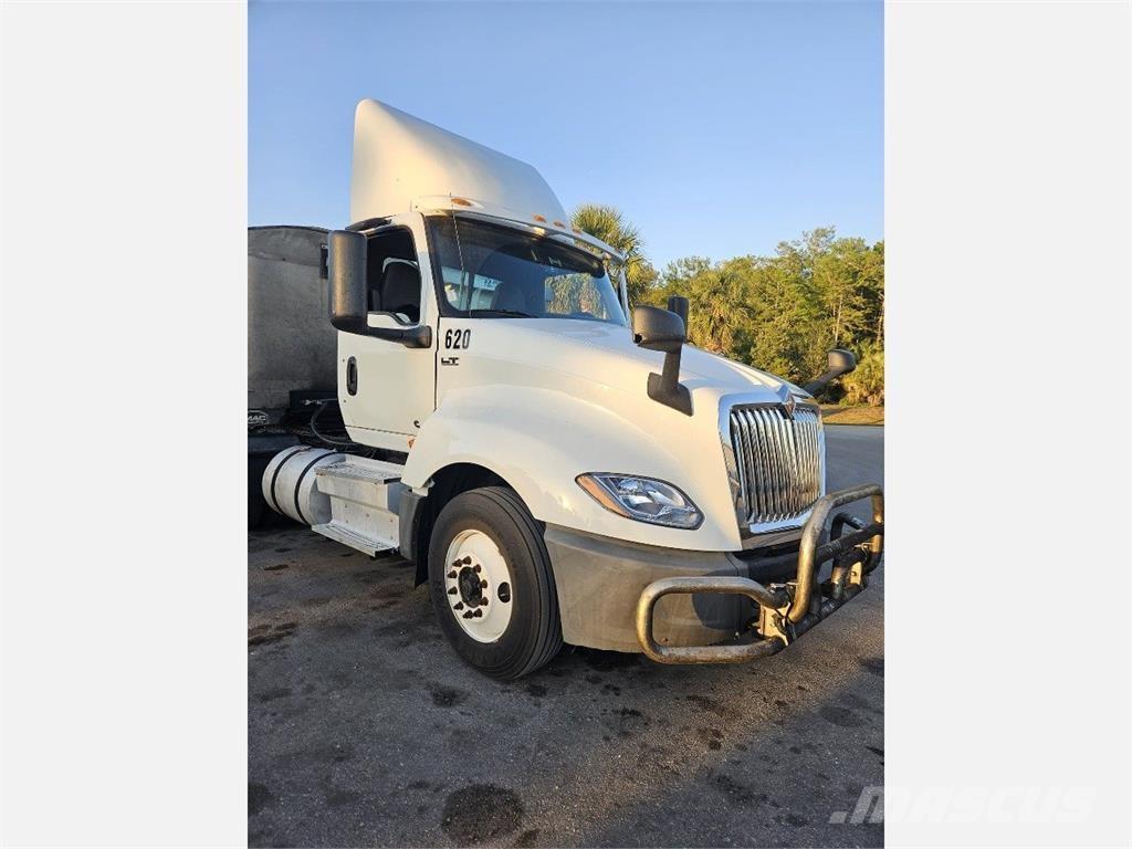 International LT625 Vilcēji