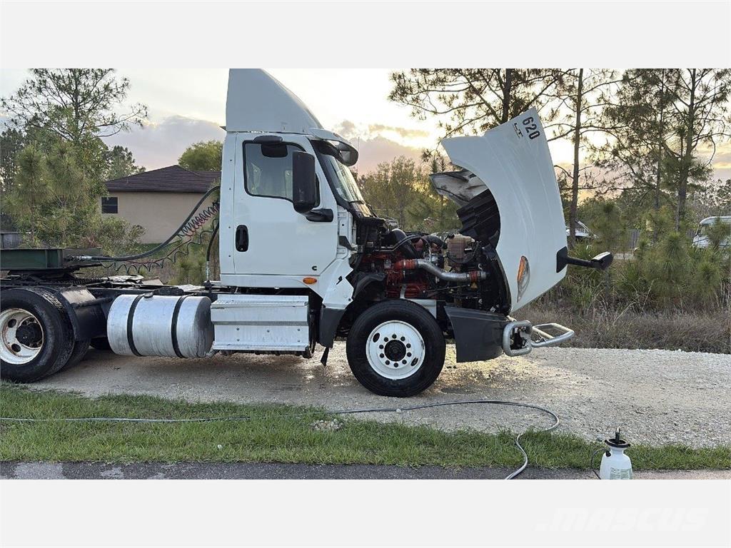 International LT625 Vilcēji