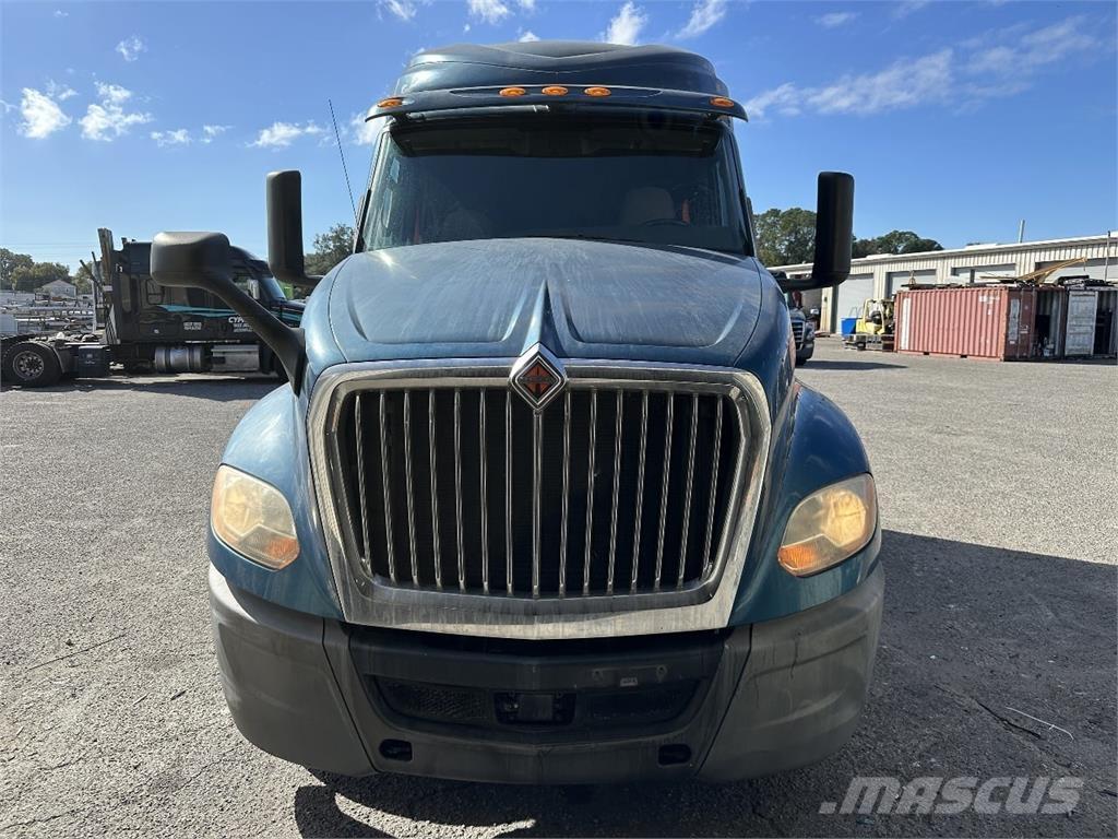 International LT625 Vilcēji