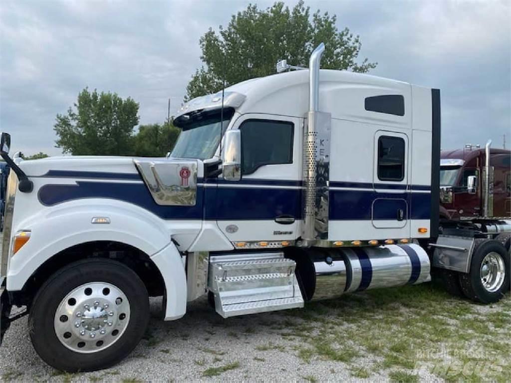 Kenworth W990 Vilcēji