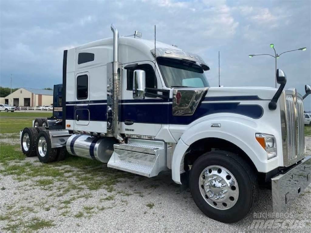 Kenworth W990 Vilcēji