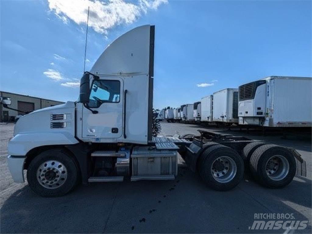 Mack AN64T Vilcēji