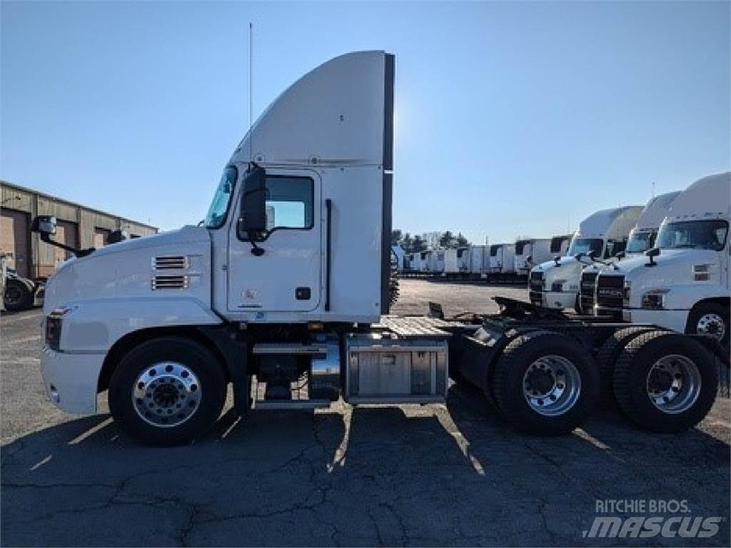 Mack AN64T Vilcēji