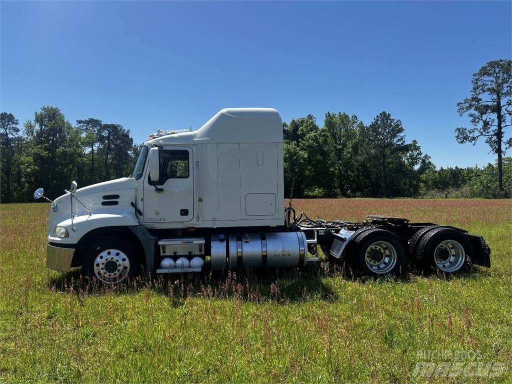 Mack CXU 613 Vilcēji