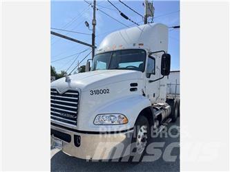 Mack CXU613 Vilcēji