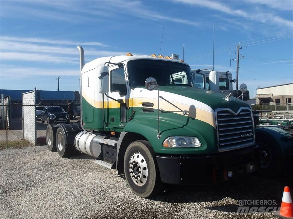 Mack CXU613 Vilcēji