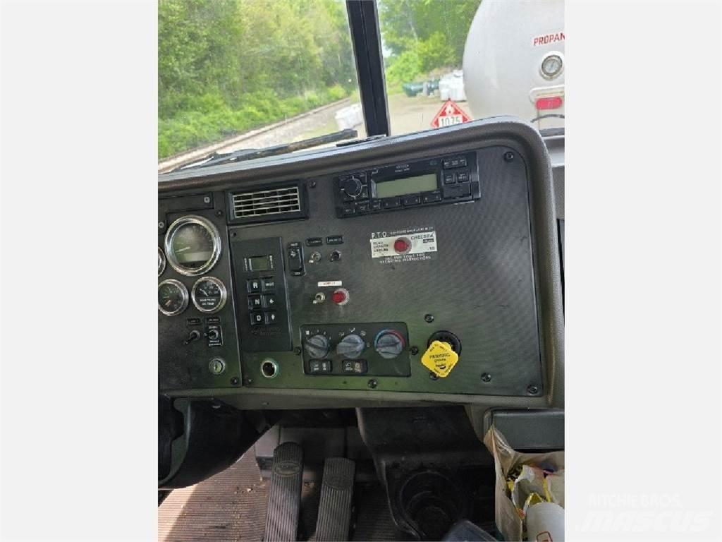Peterbilt 335 Citi