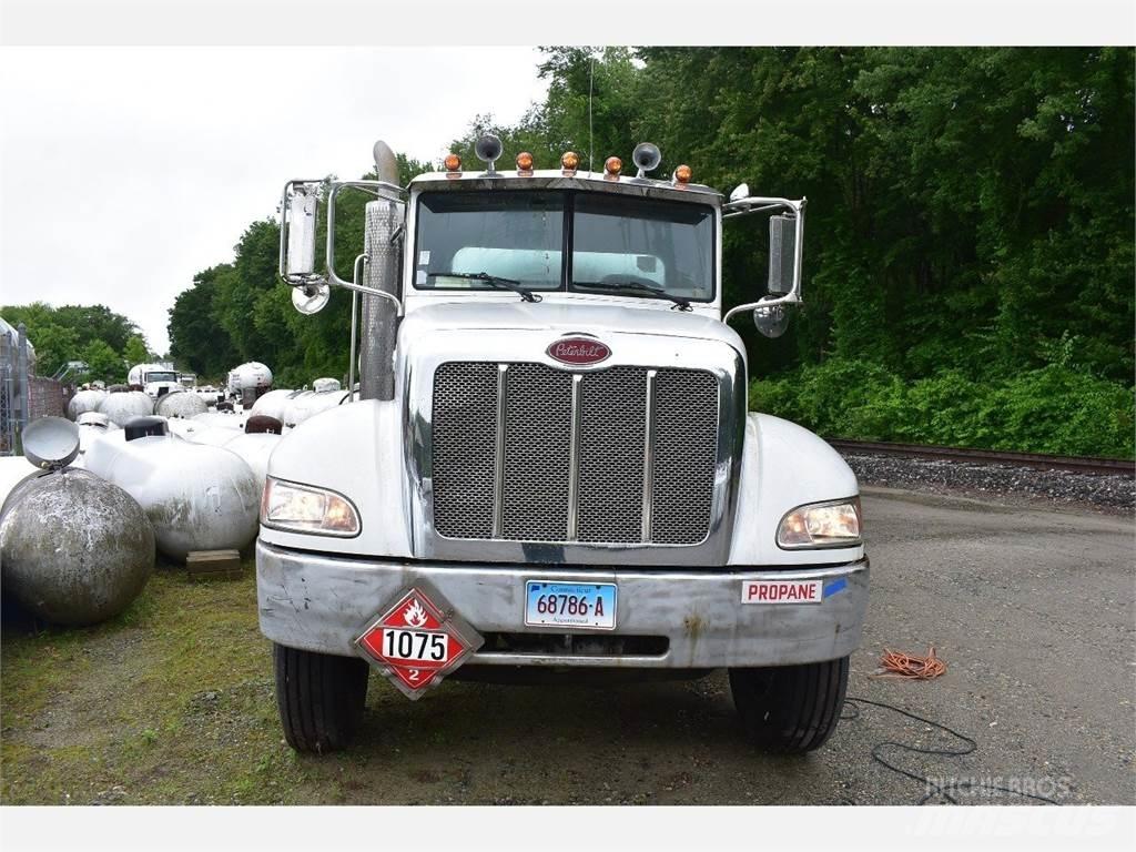 Peterbilt 335 Citi