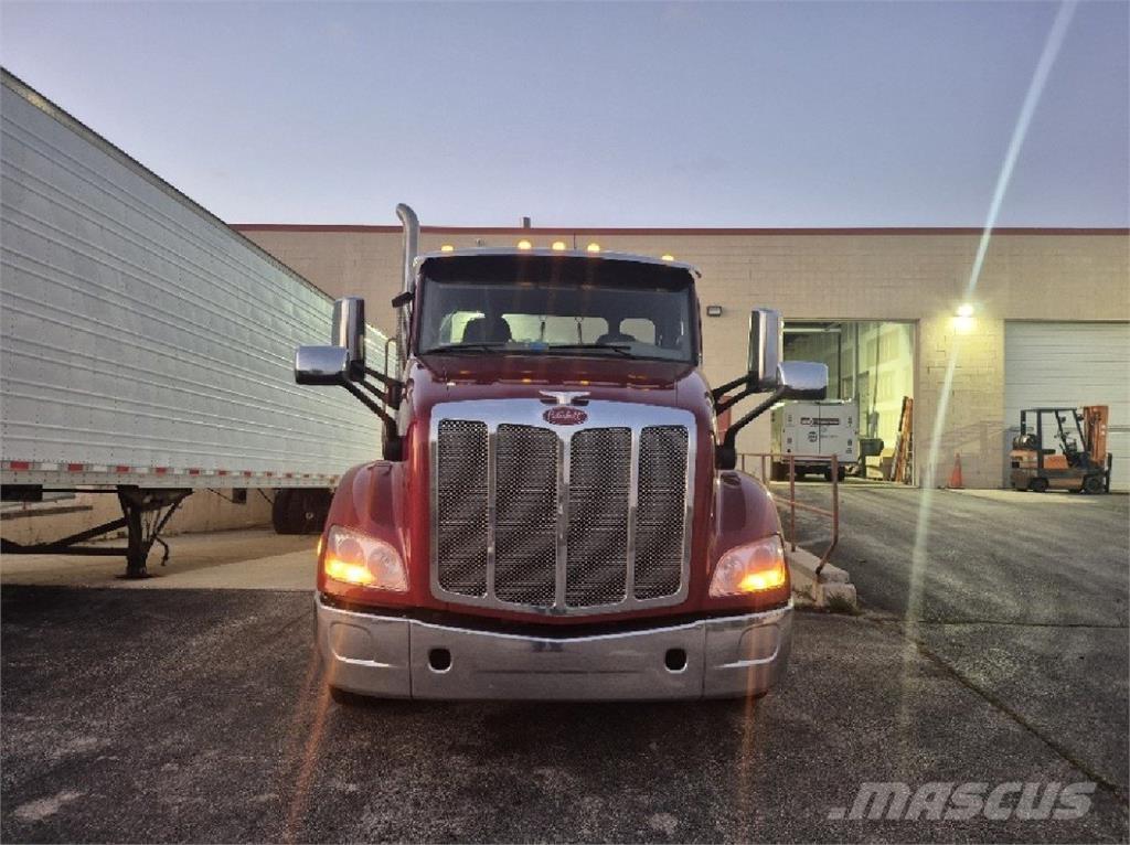 Peterbilt 579 Vilcēji