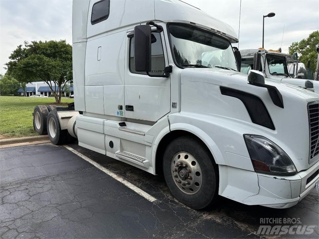 Volvo VNL64T670 Vilcēji