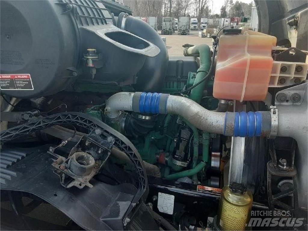 Volvo VNL64T670 Vilcēji