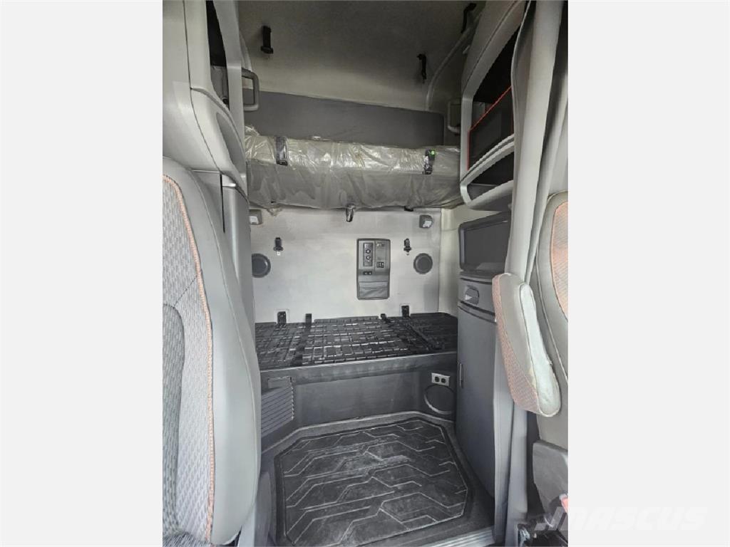 Volvo VNL64T760 Vilcēji