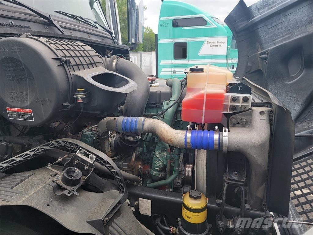 Volvo VNL64T780 Vilcēji