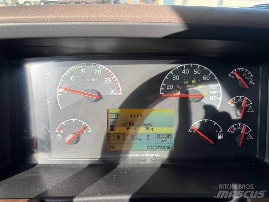 Volvo VNL670 Vilcēji
