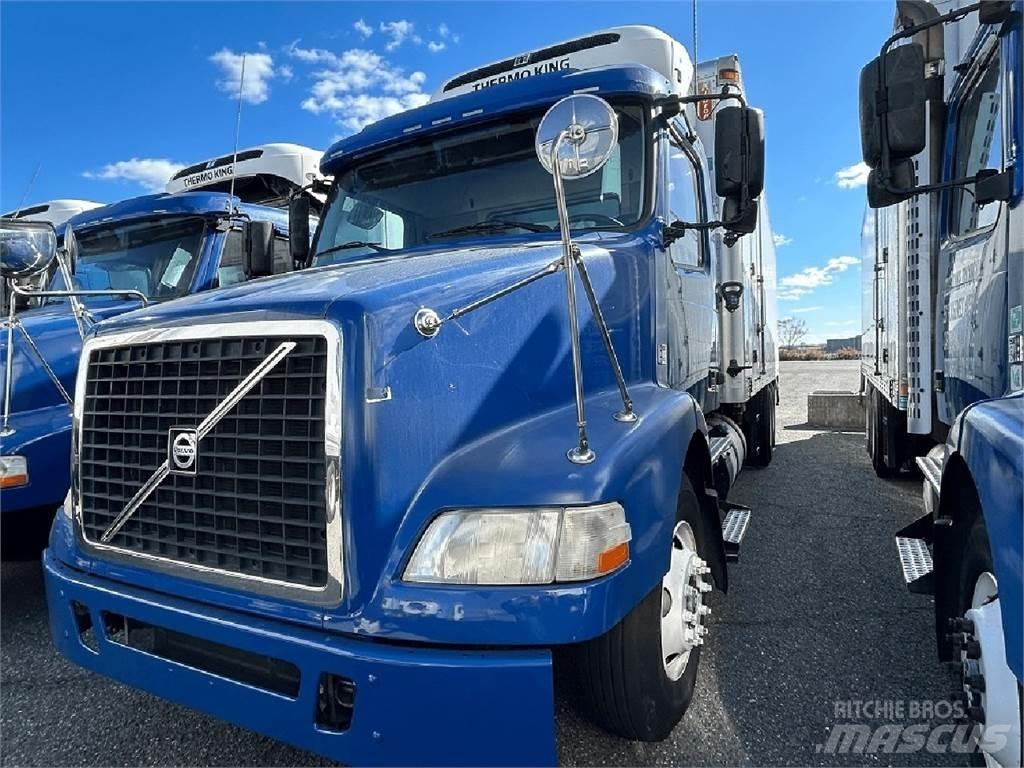 Volvo VNM64T200 Kravas automašīnas - refrižeratori