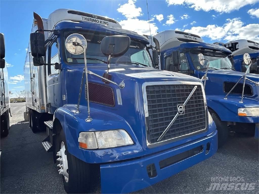 Volvo VNM64T200 Kravas automašīnas - refrižeratori