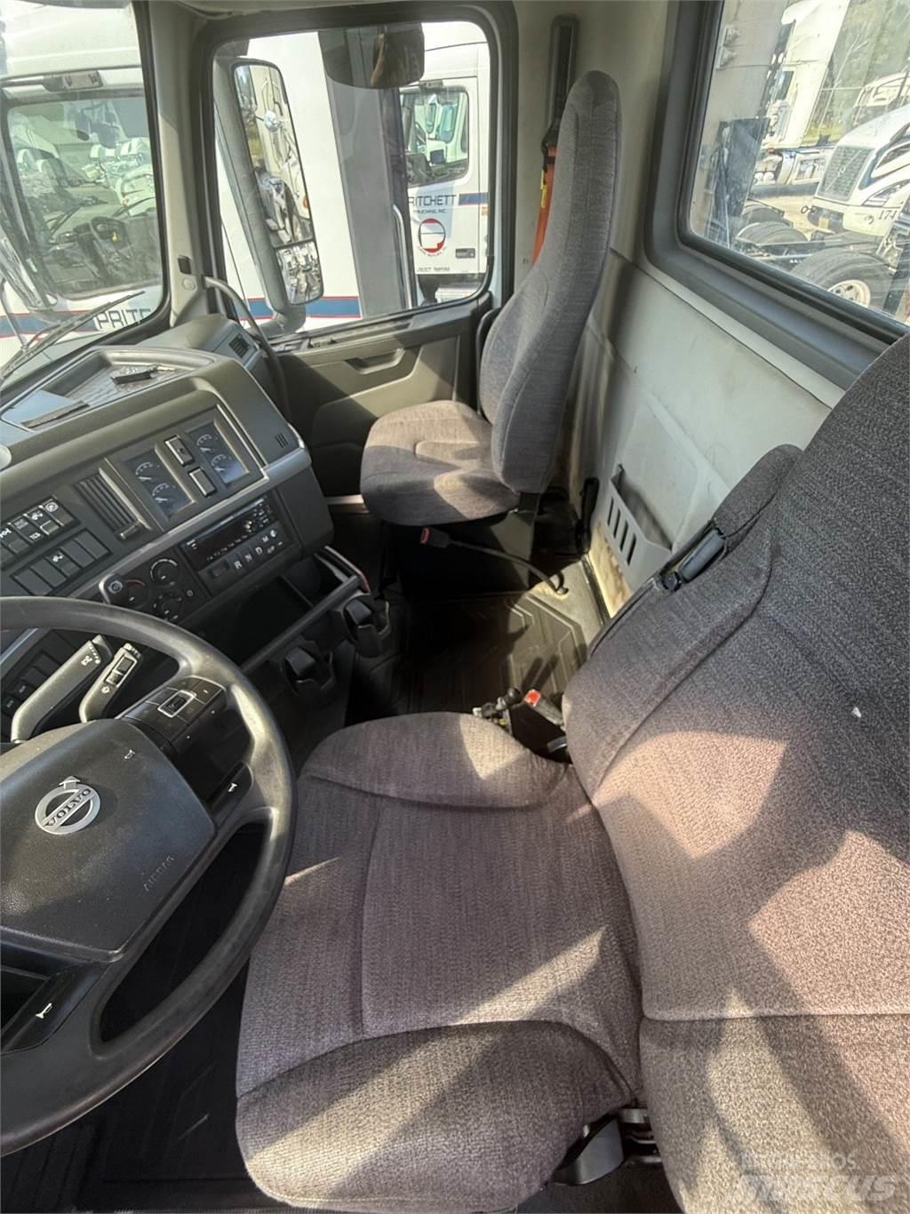 Volvo VNR64T300 Vilcēji