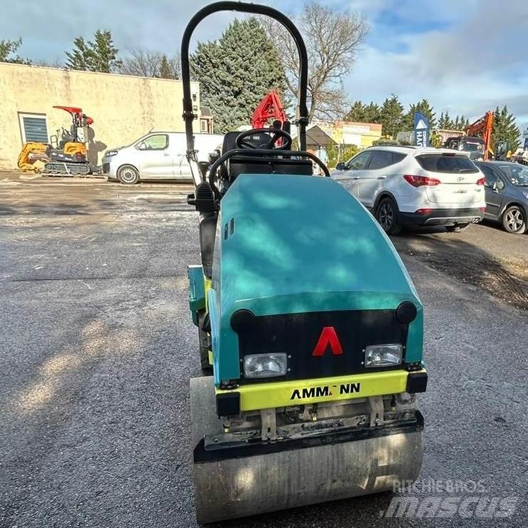 Ammann ARX16 AMMANN ARX16 Divvalču grunts veltņi