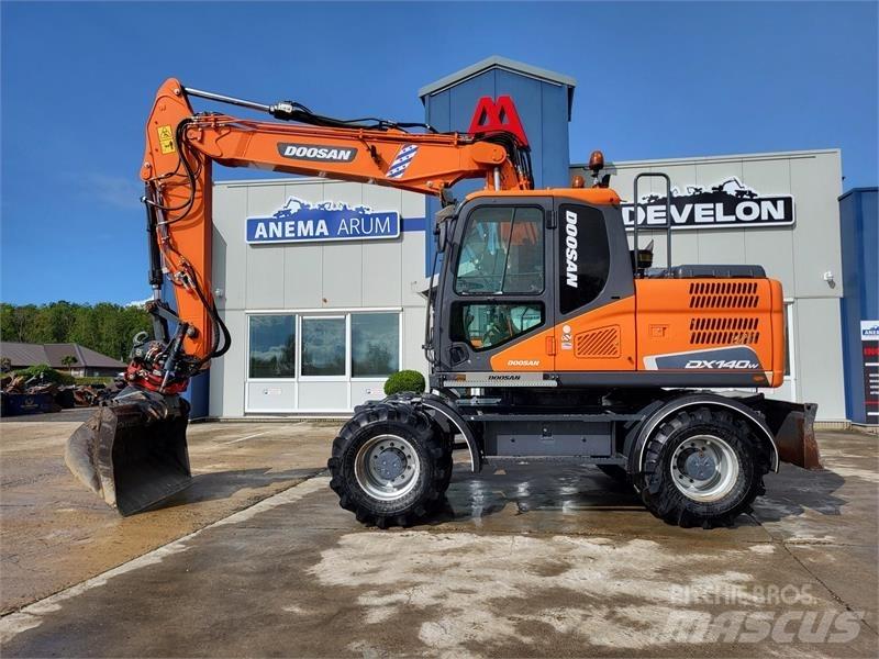 Doosan DX140W-5 Ekskavatori uz riteņiem