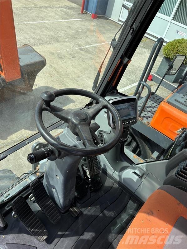 Doosan DX170W-5 Ekskavatori uz riteņiem