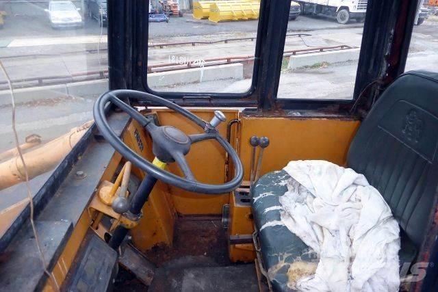 CASE W24B Iekrāvēji uz riteņiem
