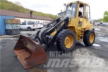 CAT IT12F Iekrāvēji uz riteņiem