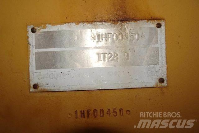 CAT IT28B Iekrāvēji uz riteņiem