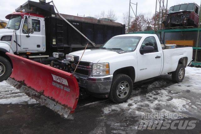 Chevrolet 2500HD Vieglais kravas automobilis/izkraušana no sāniem