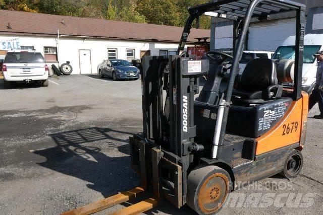 Doosan GC25E-5 Autokrāvēji - citi