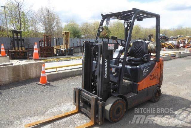 Doosan GC25P-5 Autokrāvēji - citi
