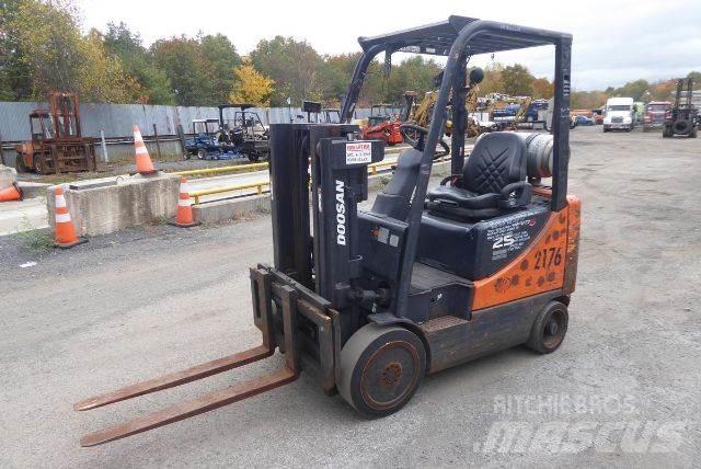 Doosan GC25P-5 Autokrāvēji - citi