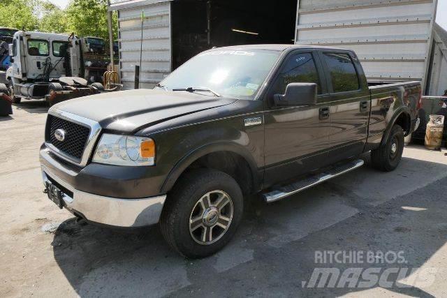 Ford F150 XLT Vieglais kravas automobilis/izkraušana no sāniem