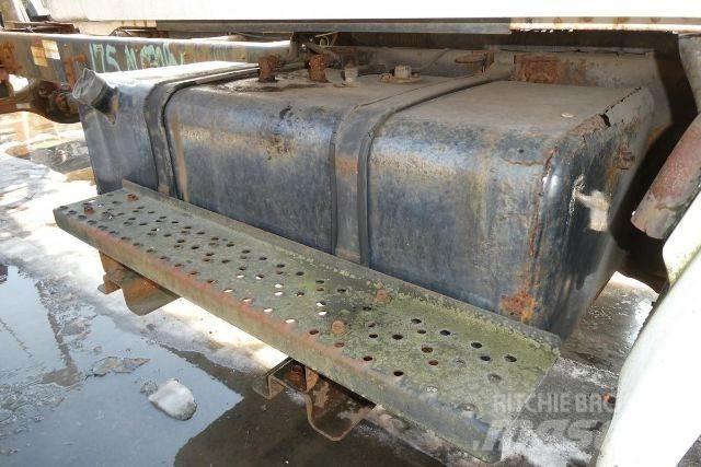 Hino 145 Šasija ar kabīni