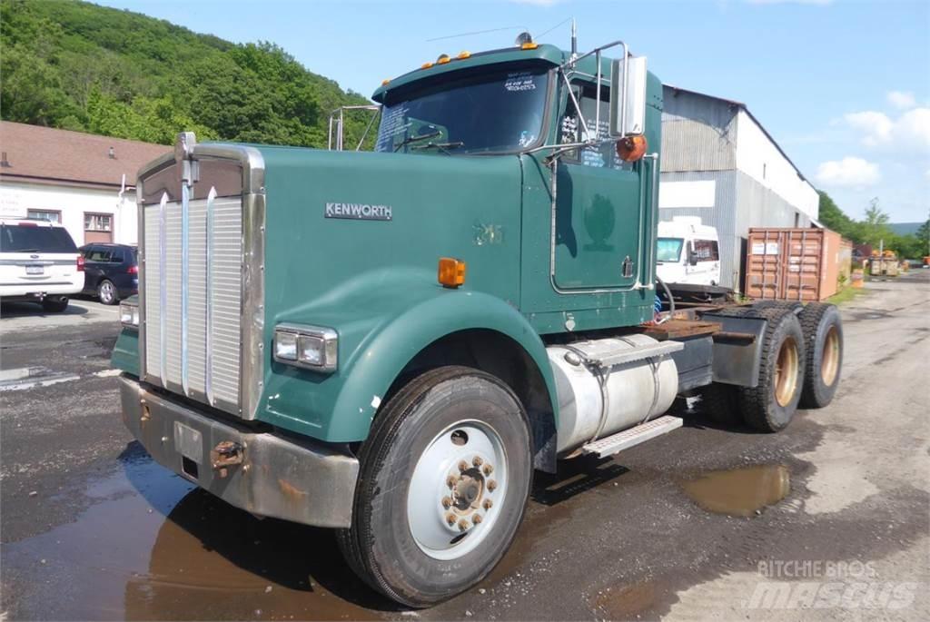 Kenworth W900B Šasija ar kabīni