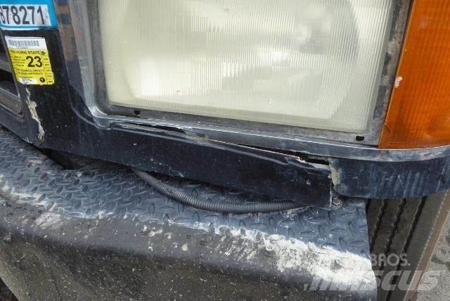 Mack CL713 Šasija ar kabīni