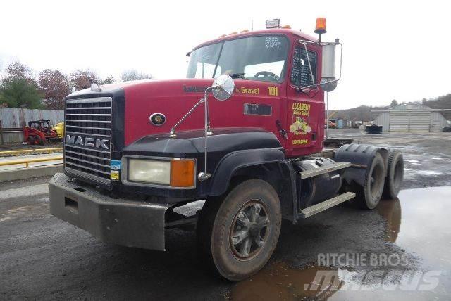 Mack CL713 Šasija ar kabīni