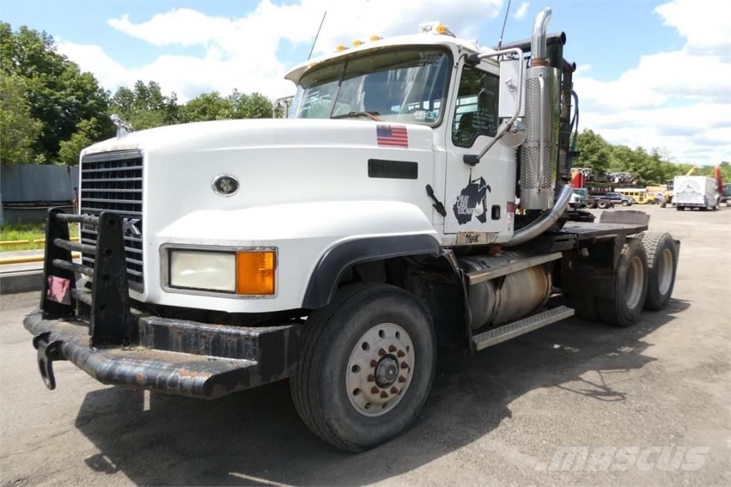 Mack CL733 Šasija ar kabīni