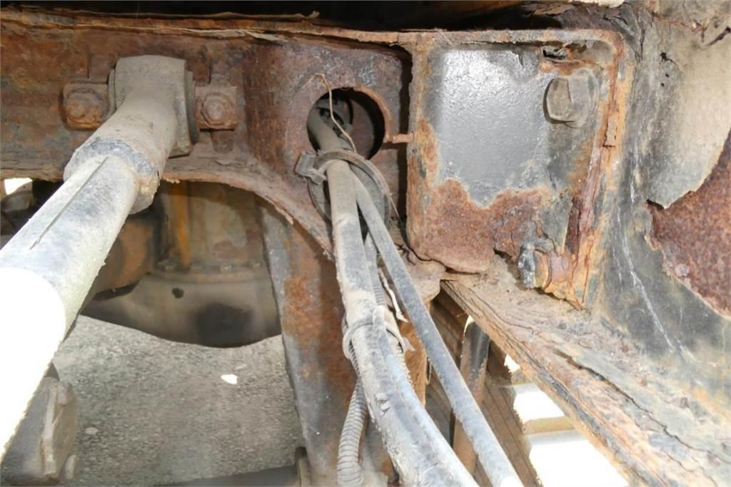Mack CL733 Šasija ar kabīni