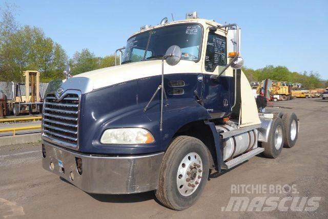 Mack CXN613 Šasija ar kabīni