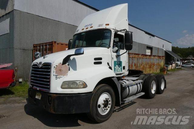 Mack CXN613 Šasija ar kabīni