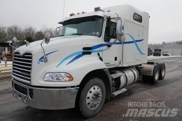 Mack CXU613 Vilcēji